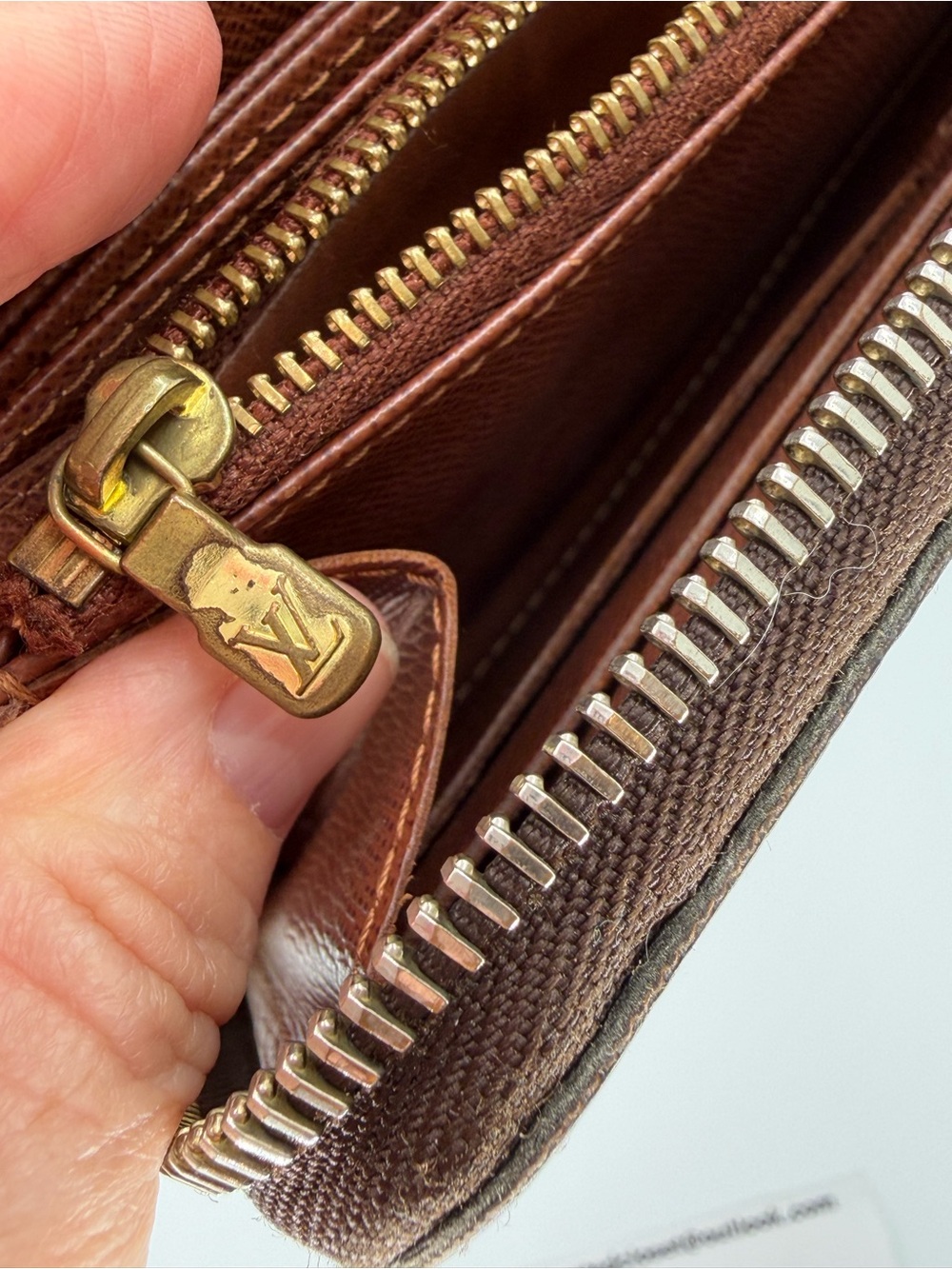 Authentic Louis Vuitton Monogram Zippy Wallet W/Box and Dust Bag Good Condition - Picture 13 of 14